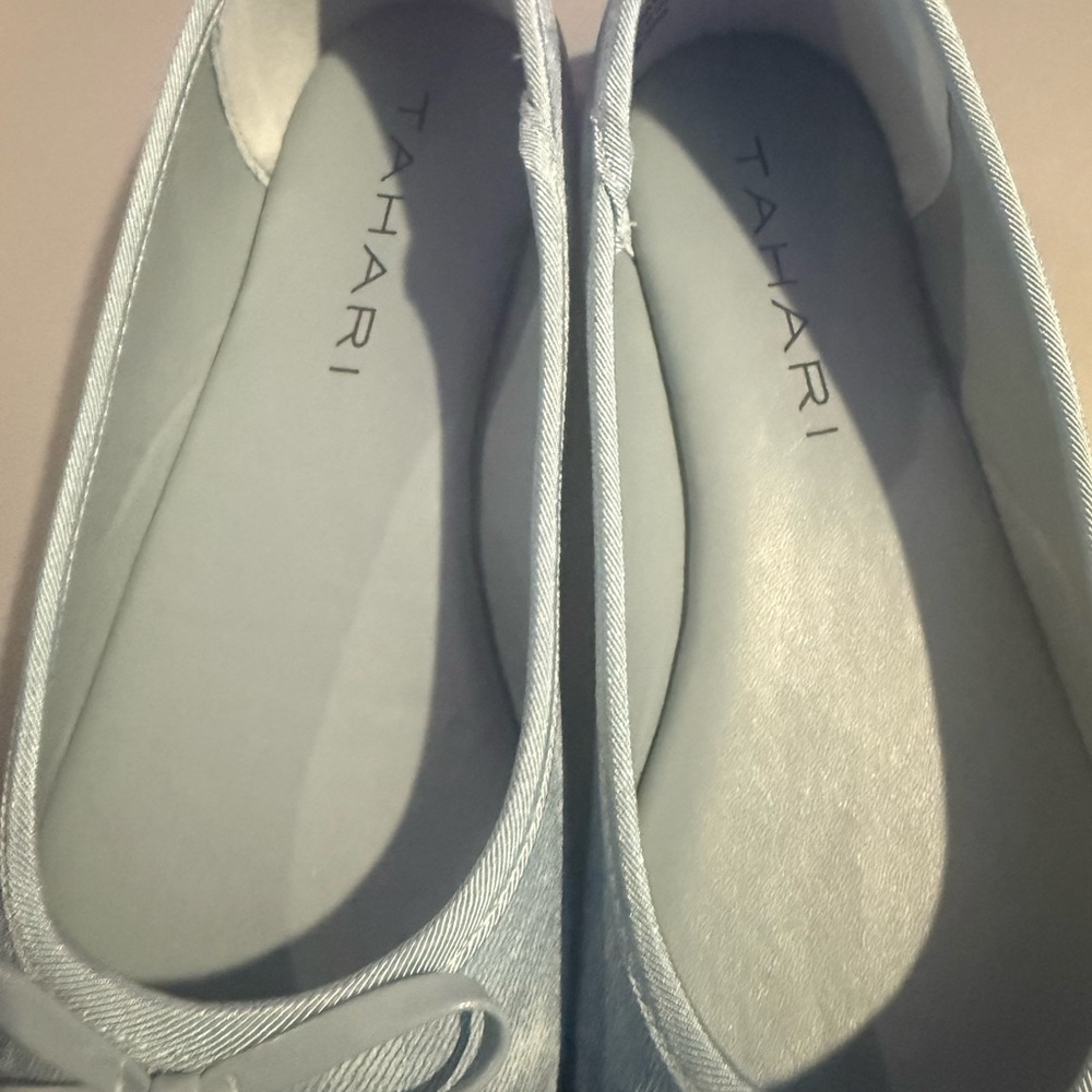 Tahari Women's Light Blue and Black Flats - Picture 3 of 3